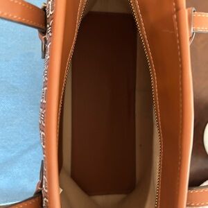 Like new, beautiful Tory Burch purse